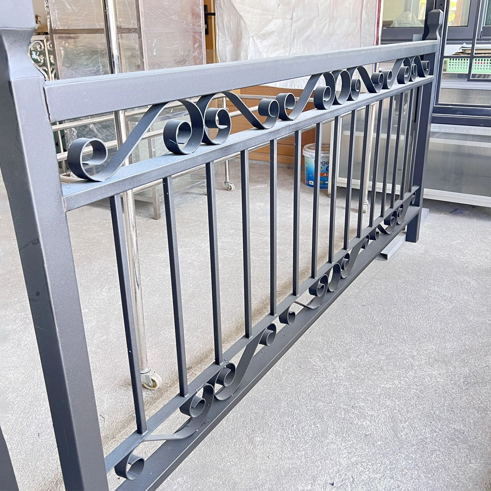 รั้วเหล็กดัดสไตล์ยุโรป