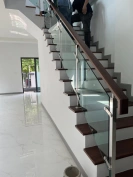 สแตนเลสราวกั้นตก กระจกเท็มเปอร์