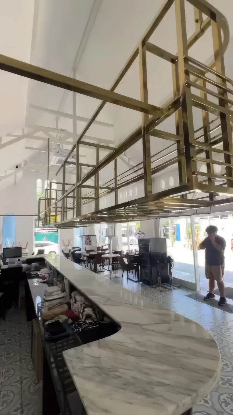 บาร์แขวนแก้วไวสน์สแตนเลส สีอบ poder code สีทอง