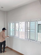 เหล็กดัดลายแนวขวางติดตัวโน้ต