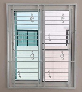 เหล็กดัดลายแนวขวางติดตัวโน้ต