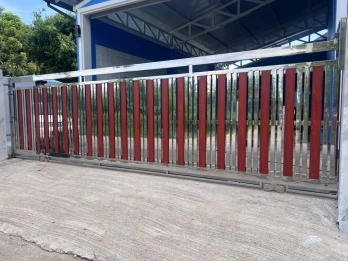 ประตูรั้วสแตนเลสอะลูมิเนียมลายไม้